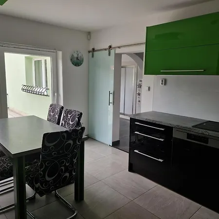 Na Navsi Nyaraló Výrovice