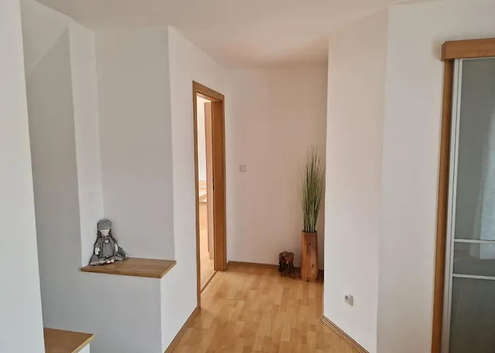 Na Navsi Nyaraló Výrovice