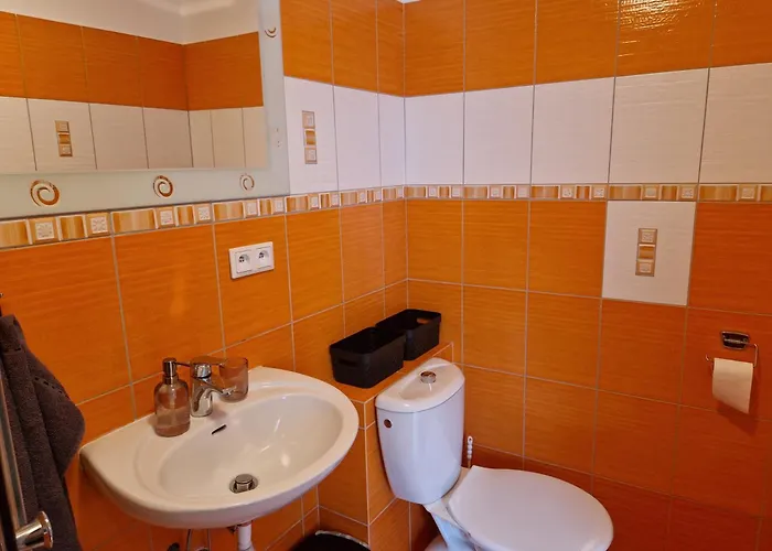Na Navsi Nyaraló Výrovice